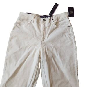 White Gloria Vanderbilt Amanda Denim Jeans Size 6